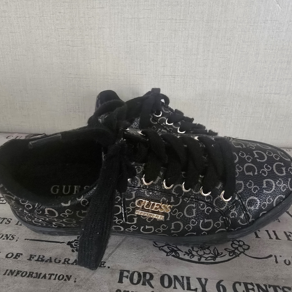 GUESS Black Monogram Sneakers